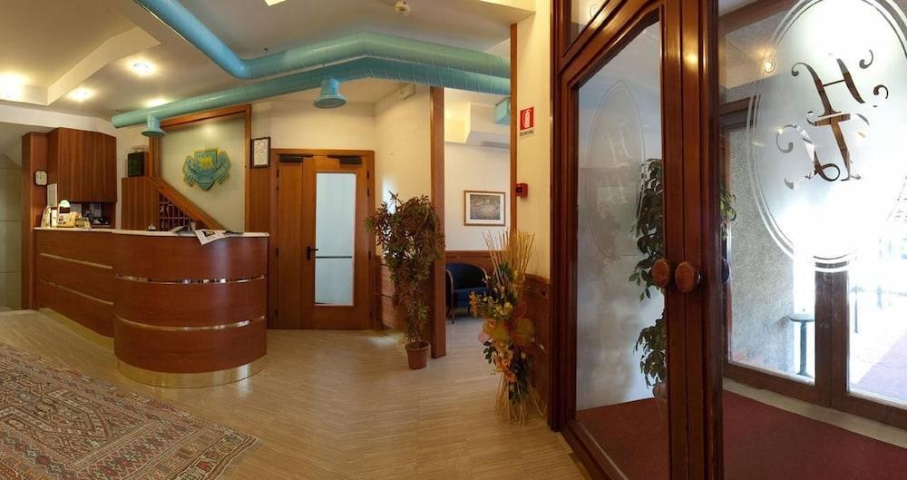 Hotel Ristorante Tre Leoni Σόμα Λομπάρντο Εξωτερικό φωτογραφία