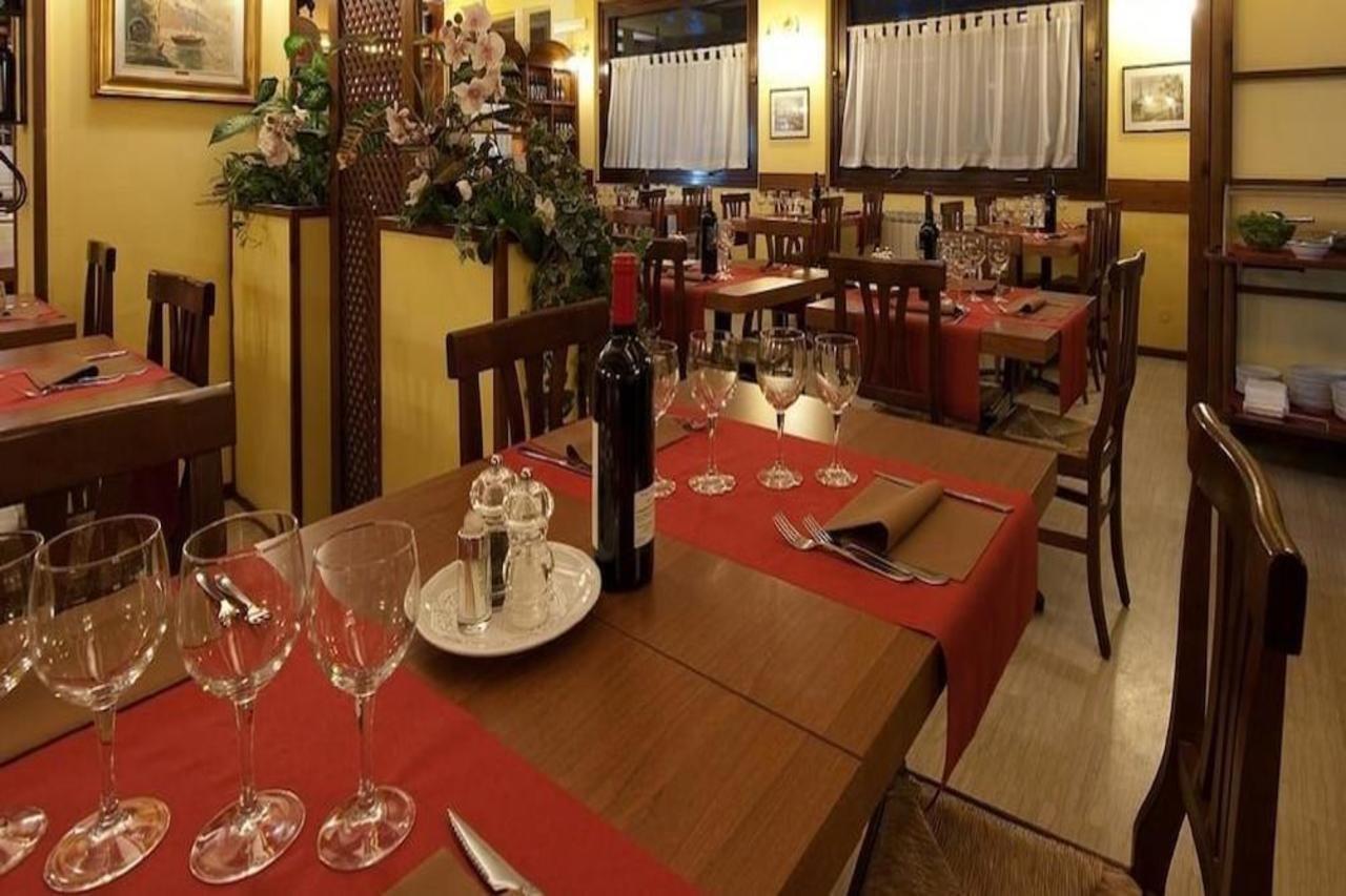 Hotel Ristorante Tre Leoni Σόμα Λομπάρντο Εξωτερικό φωτογραφία