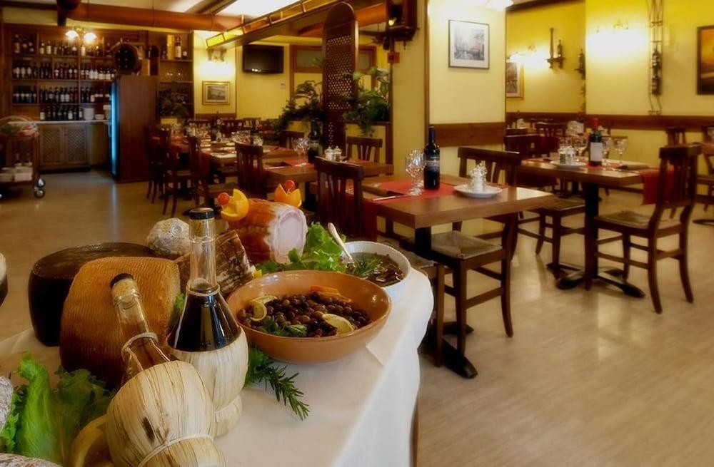Hotel Ristorante Tre Leoni Σόμα Λομπάρντο Εξωτερικό φωτογραφία
